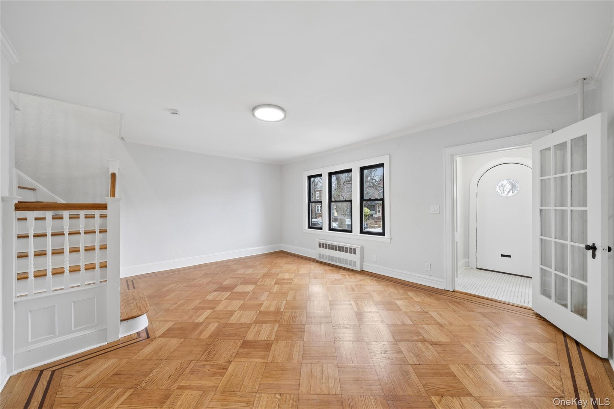 #5 photo, 85-55 67Th Road, कुईंस Rego Park , NY 11374