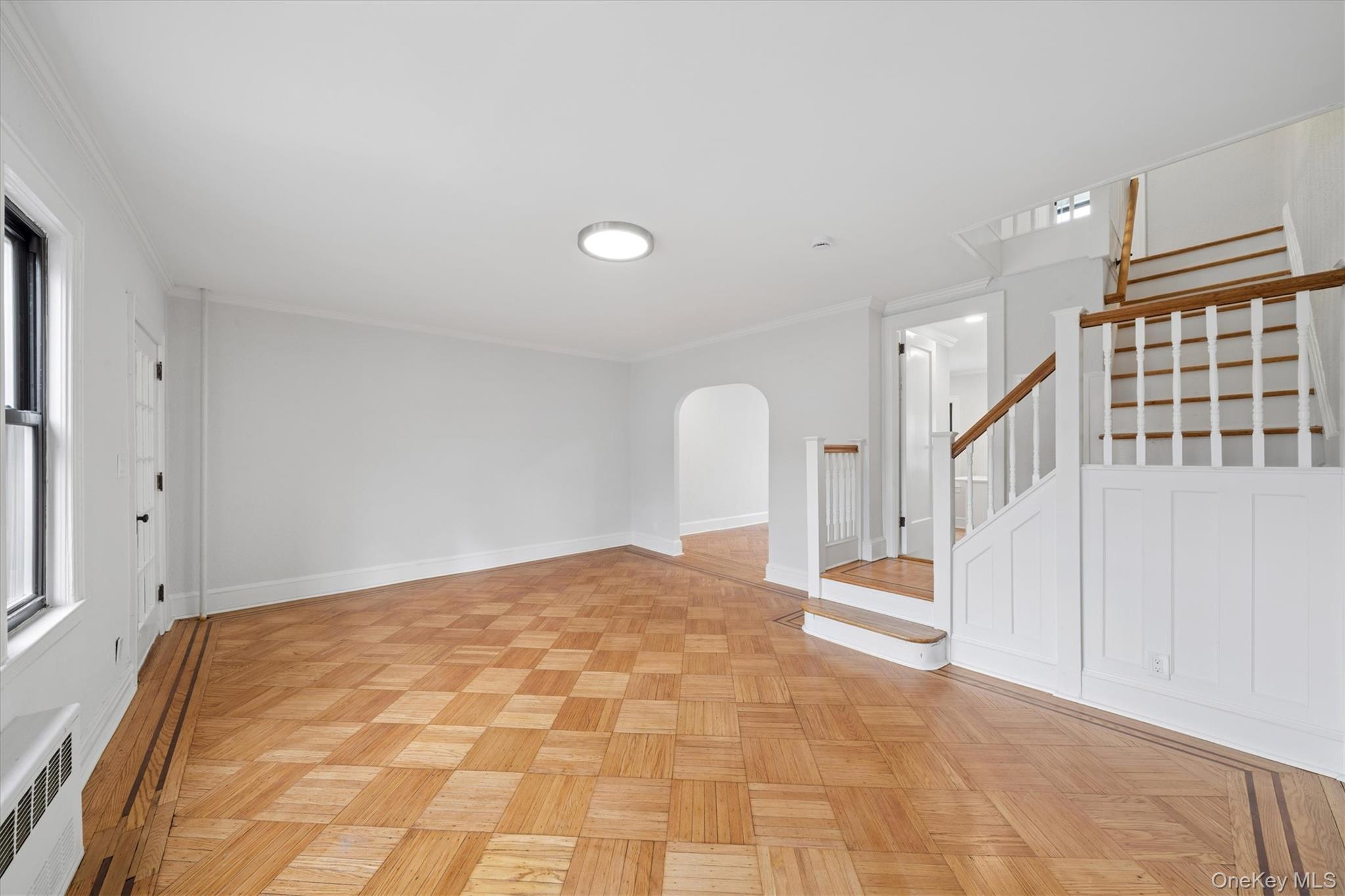 #6 photo, 85-55 67Th Road, कुईंस Rego Park , NY 11374