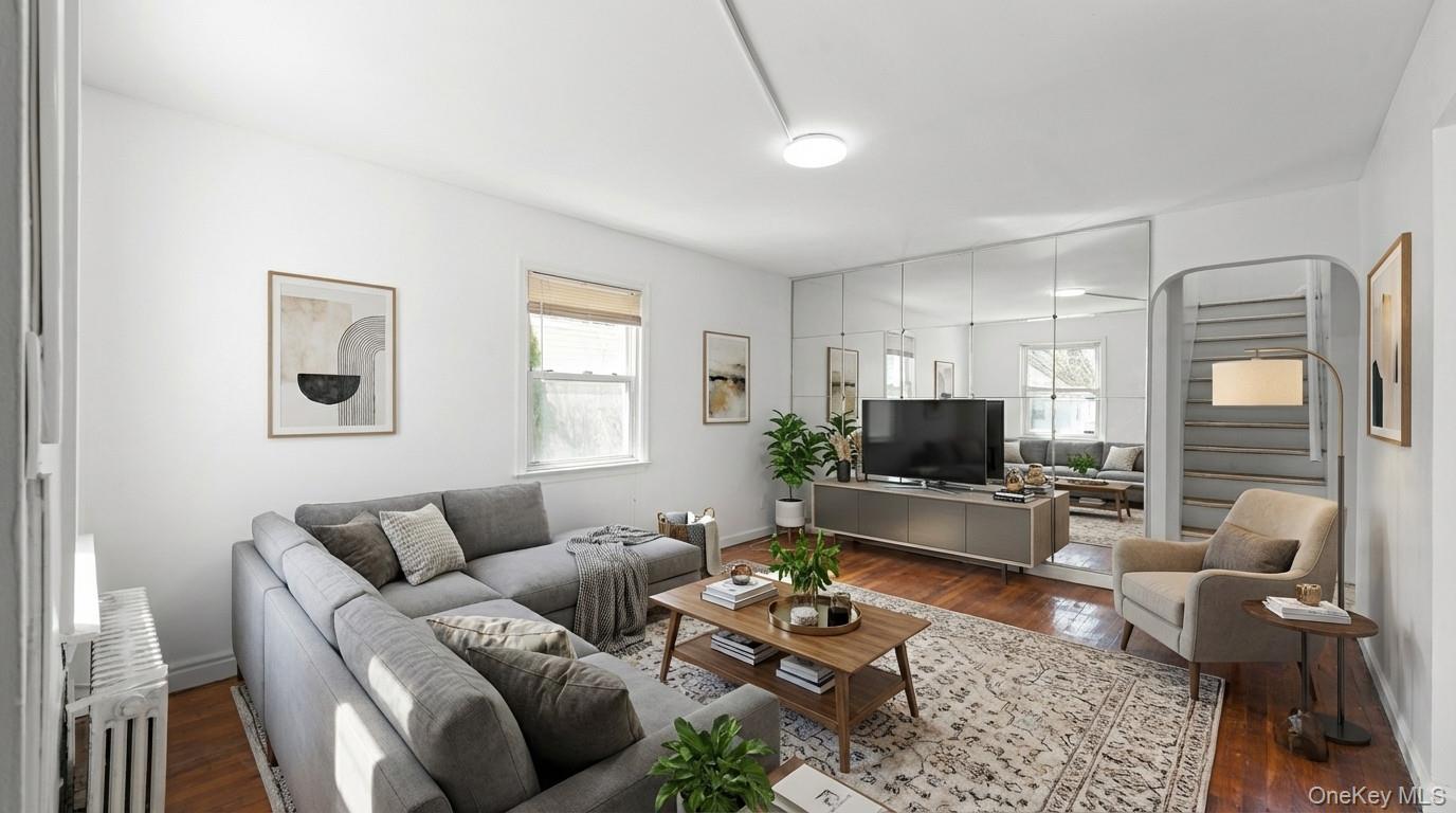 #1 photo, 7 Everett Street, নাসাউ কাউন্টি Valley Stream , NY 11580