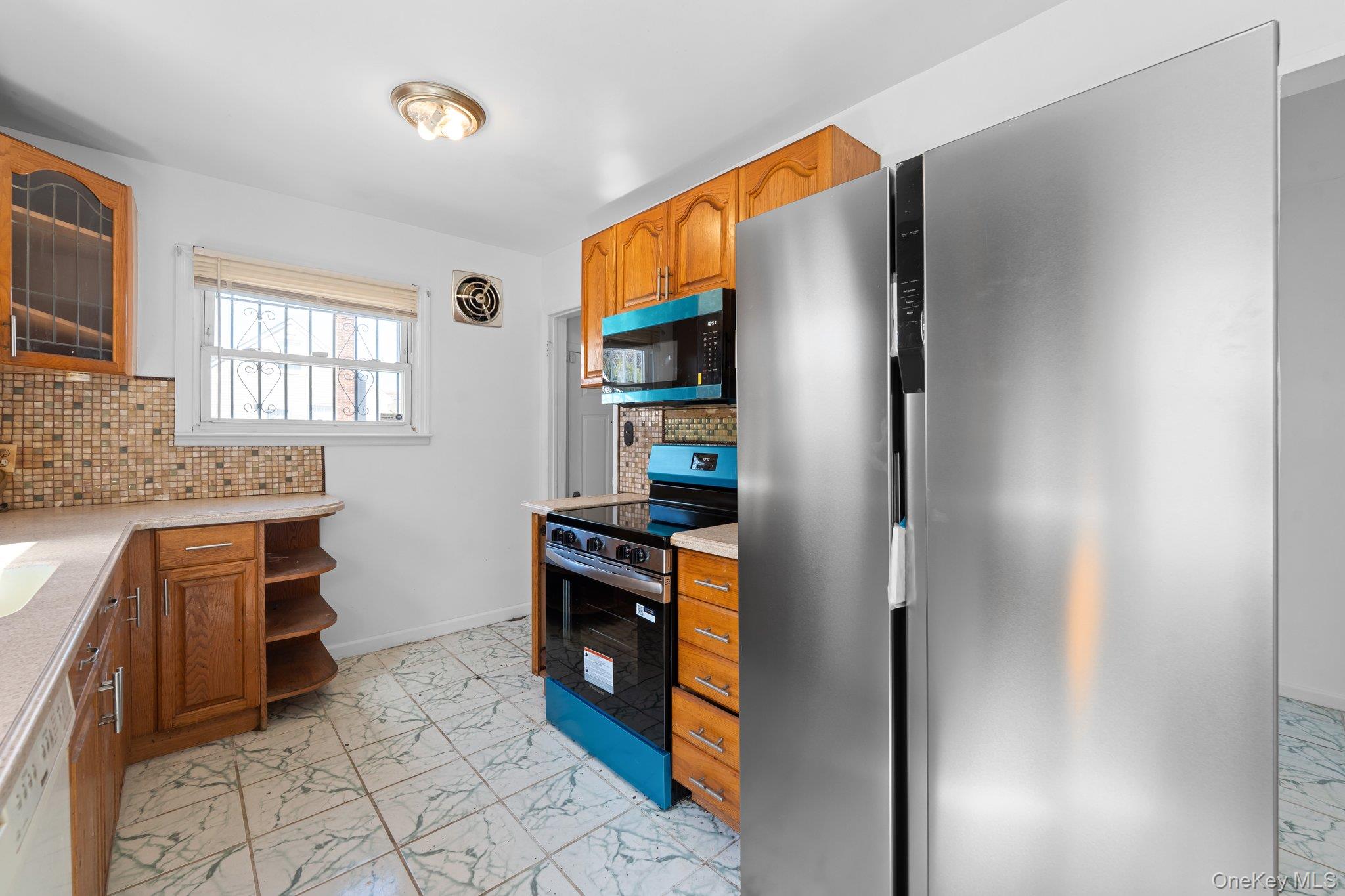 #4 photo, 7 Everett Street, নাসাউ কাউন্টি Valley Stream , NY 11580