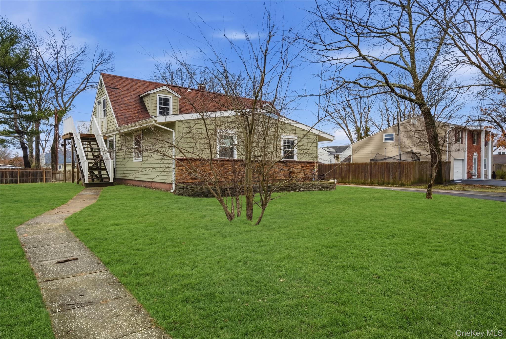 #3 photo, 15 Newport Avenue, সাফোক কাউন্টি Selden , NY 11784