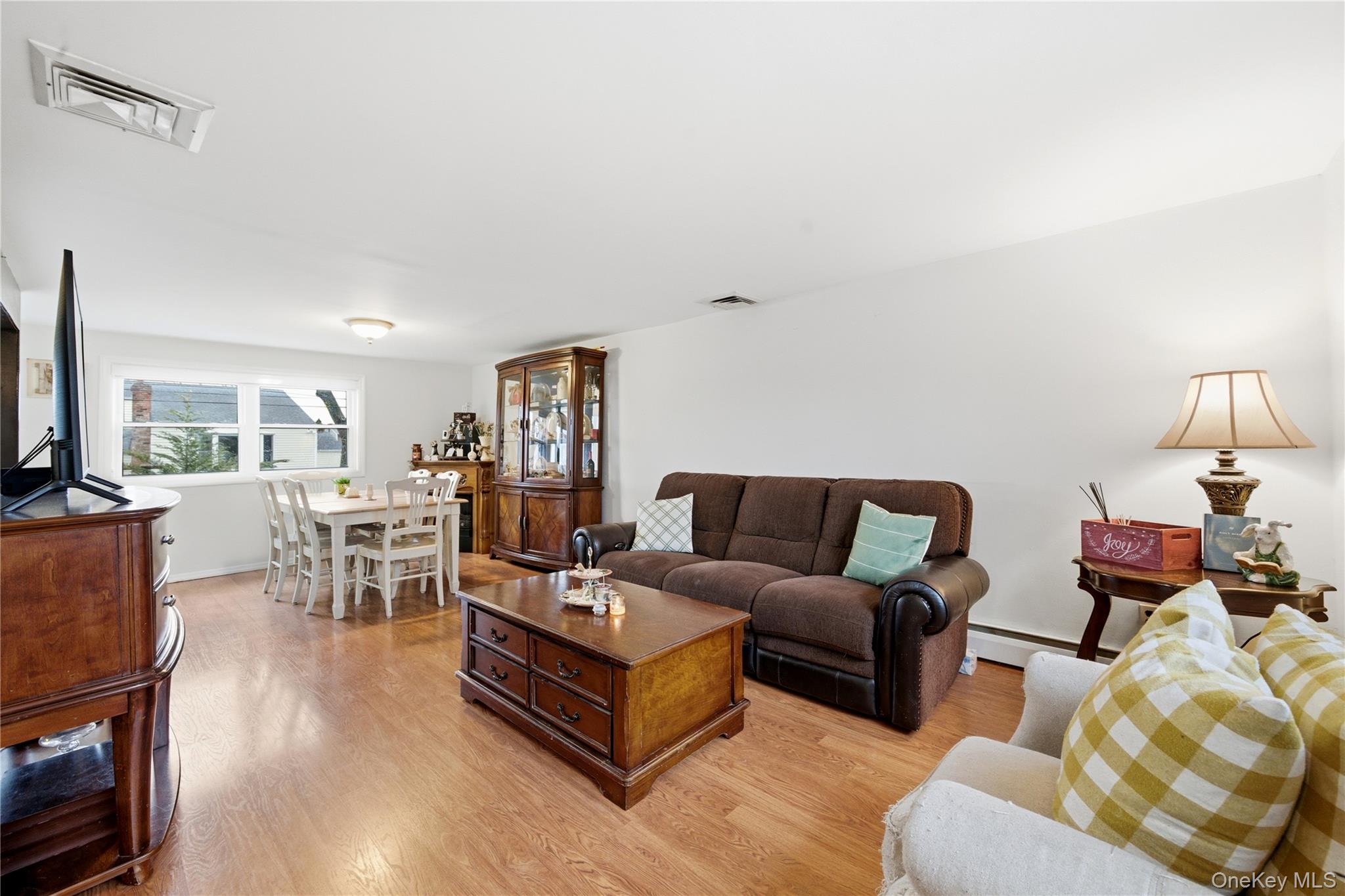 #4 photo, 15 Newport Avenue, সাফোক কাউন্টি Selden , NY 11784