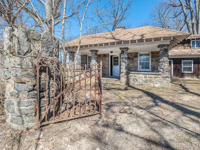 #1 photo, 1425 Middle Neck Road, নাসাউ কাউন্টি Sands Point , NY 11050