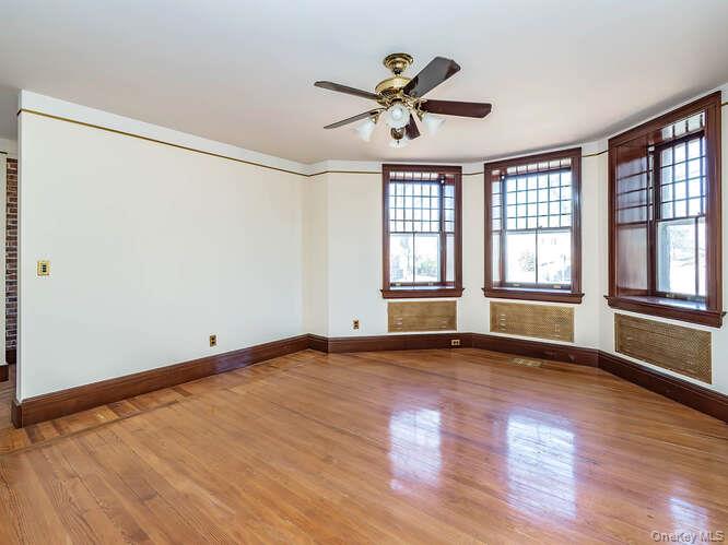 #13 photo, 1425 Middle Neck Road, নাসাউ কাউন্টি Sands Point , NY 11050