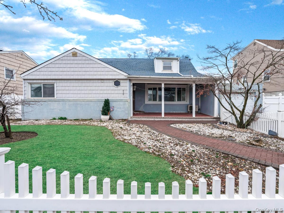 #1 photo, 626 Pearl Street, নাসাউ কাউন্টি Oceanside , NY 11572