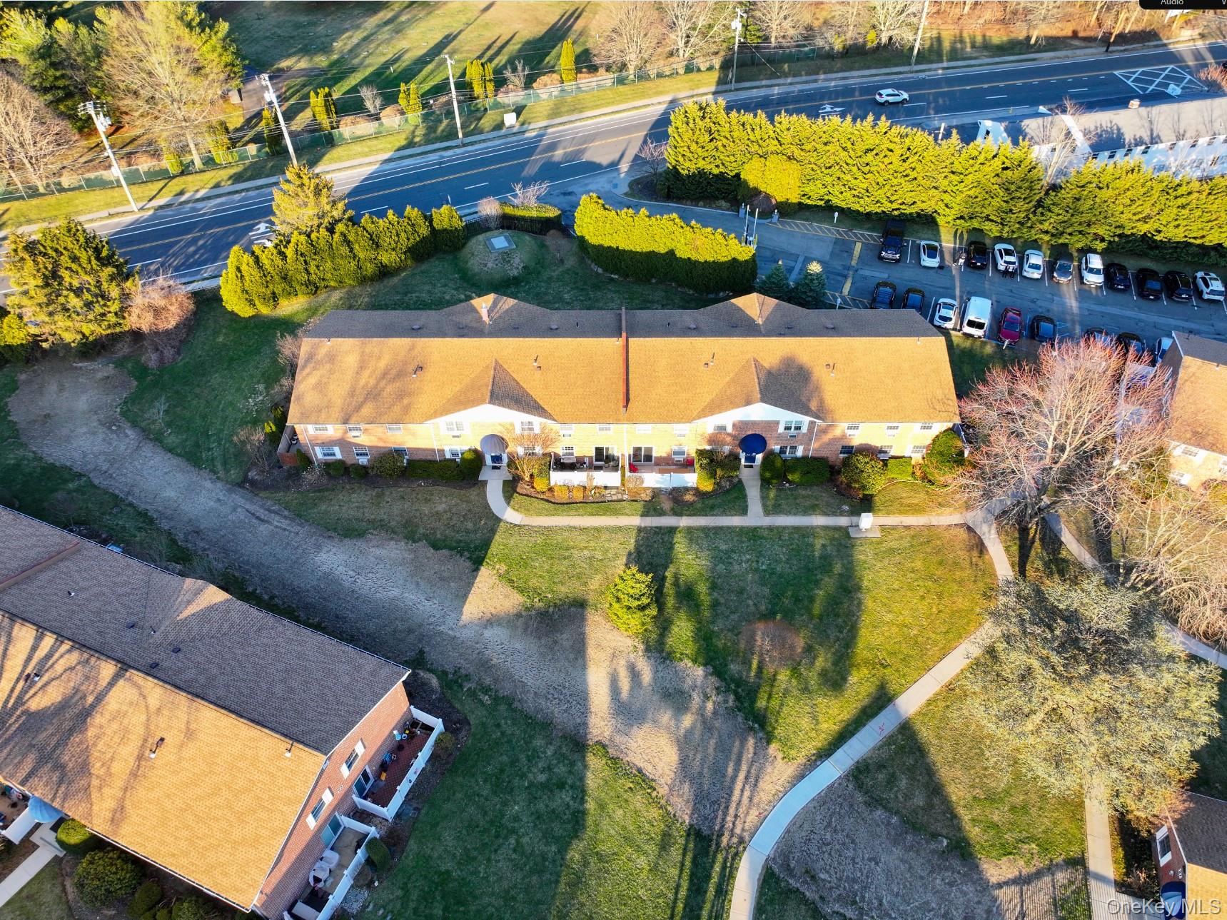 #18 photo, 460 Old Town Road, সাফোক কাউন্টি Port Jefferson Station , NY 11776