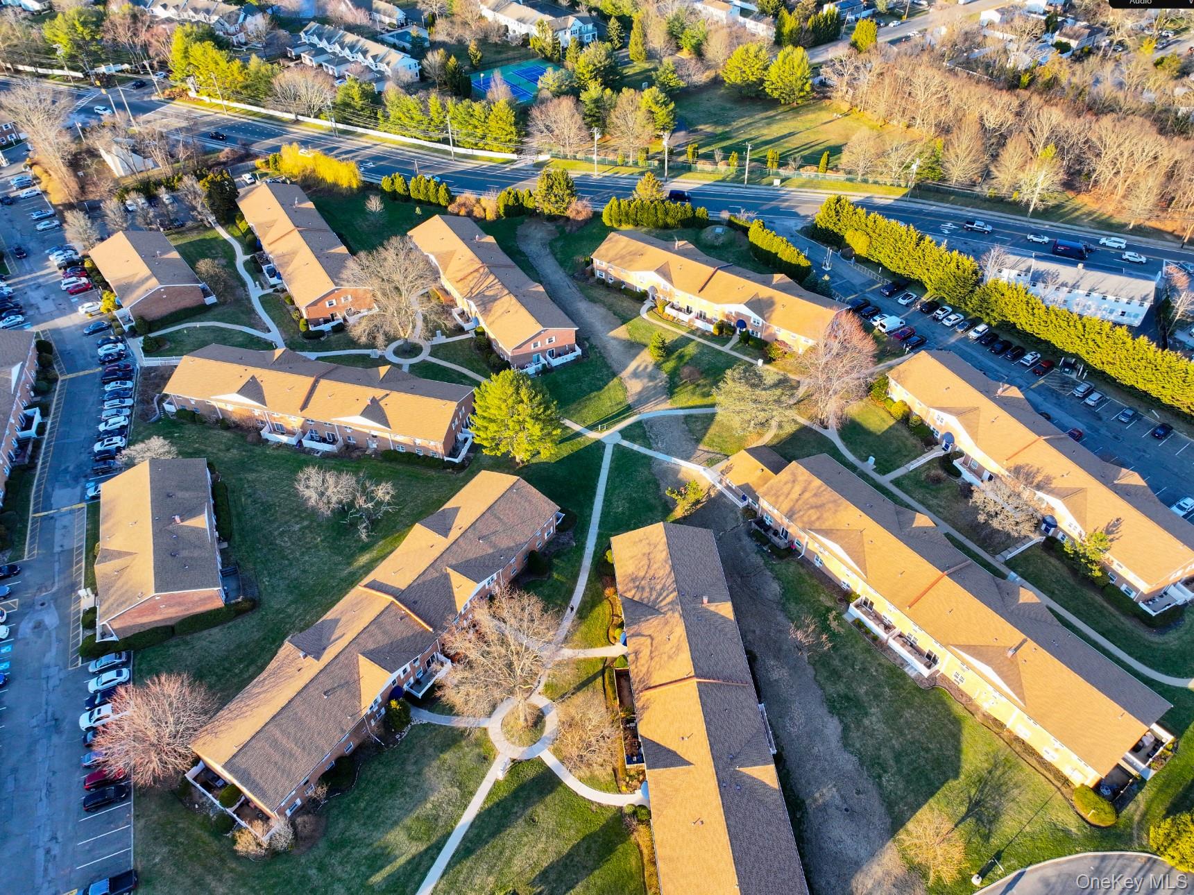 #19 photo, 460 Old Town Road, সাফোক কাউন্টি Port Jefferson Station , NY 11776