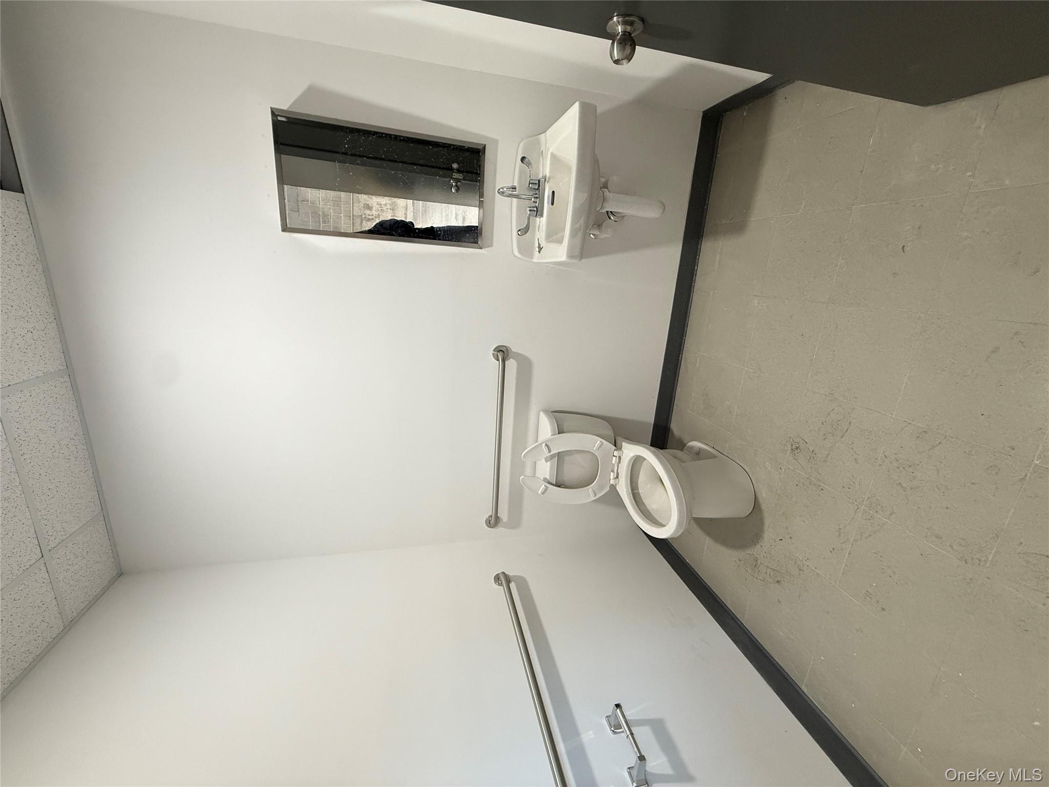 #6 photo, 2108 College Point Boulevard, কুইন্‌স College Point , NY 11356