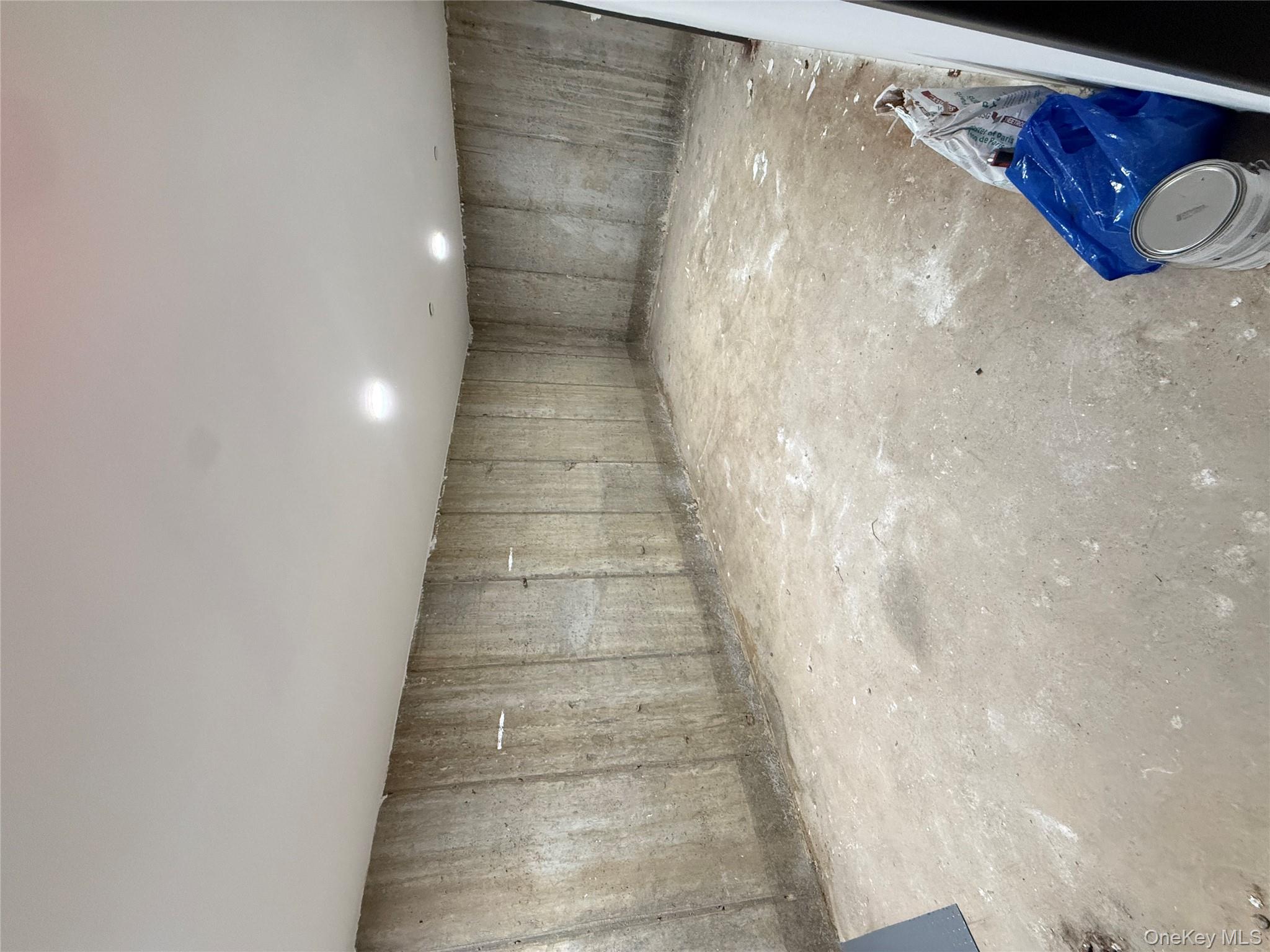 #9 photo, 2108 College Point Boulevard, কুইন্‌স College Point , NY 11356