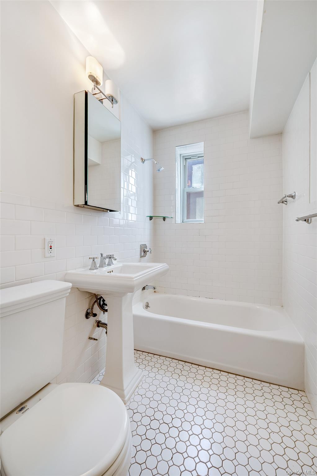 #10 photo, 39-35 51st Street, কুইন্‌স Woodside , NY 11377