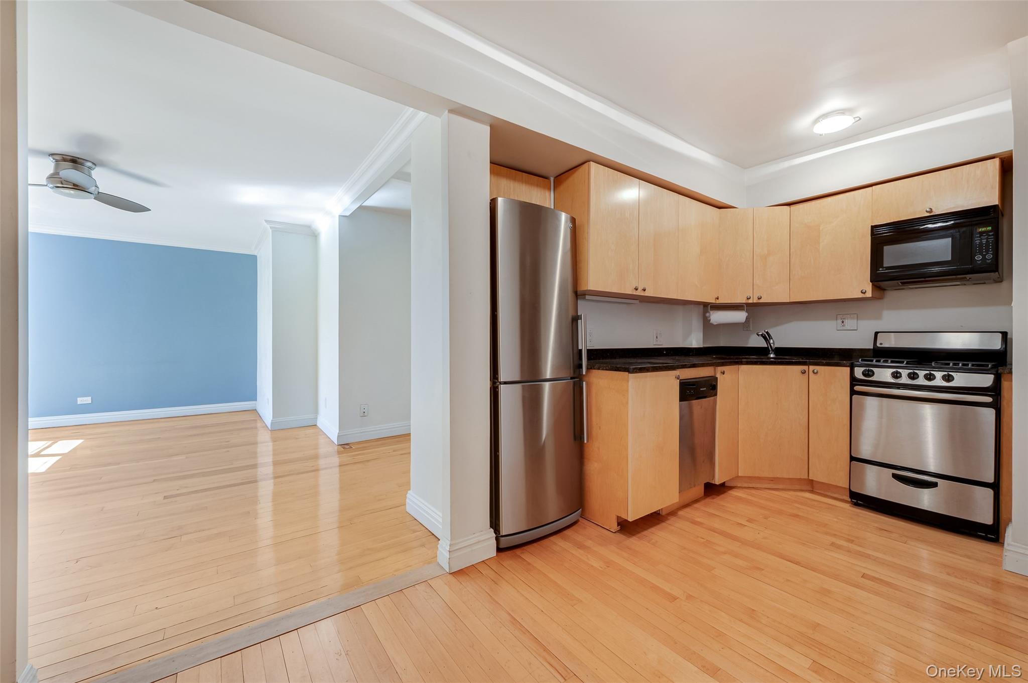 #5 photo, 39-35 51st Street, কুইন্‌স Woodside , NY 11377