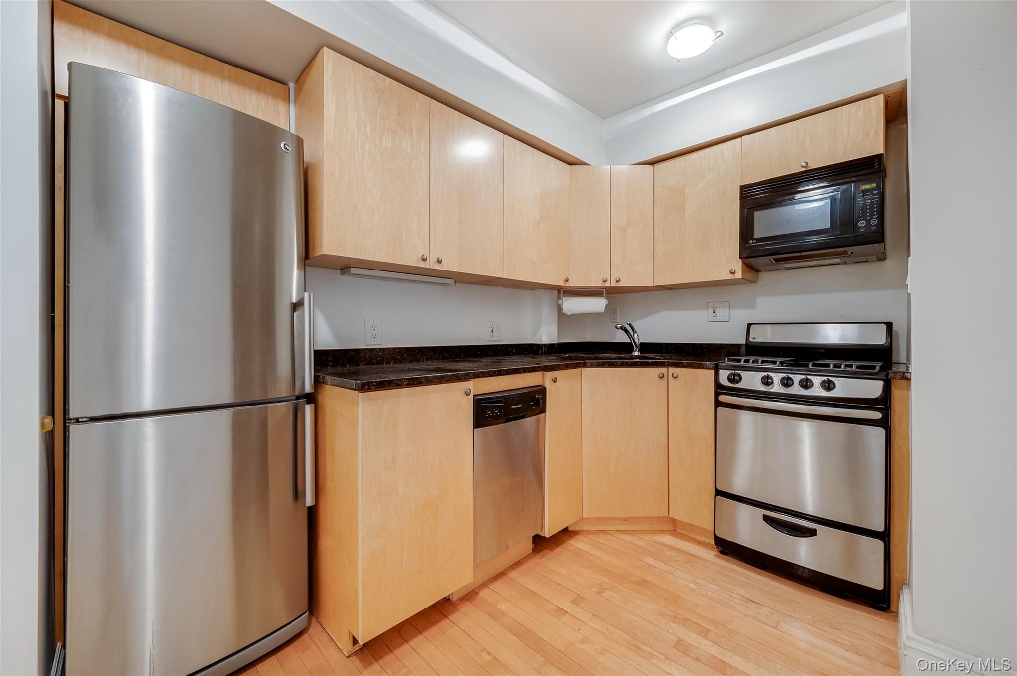 #6 photo, 39-35 51st Street, কুইন্‌স Woodside , NY 11377