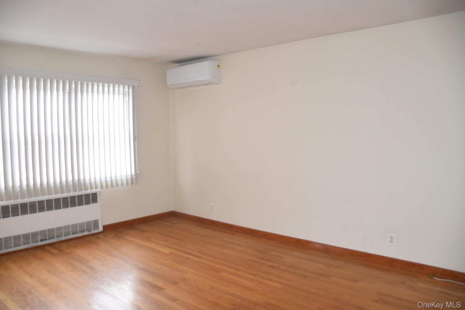 #12 photo, 14939 123rd Street, Куинс ‖ South Ozone Park , NY 11420