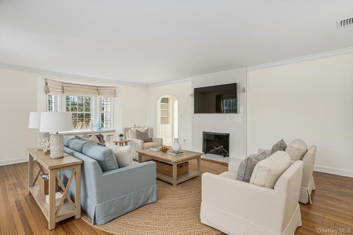 #3 photo, 13 Arbor Place, নাসাউ কাউন্টি Glen Cove , NY 11542