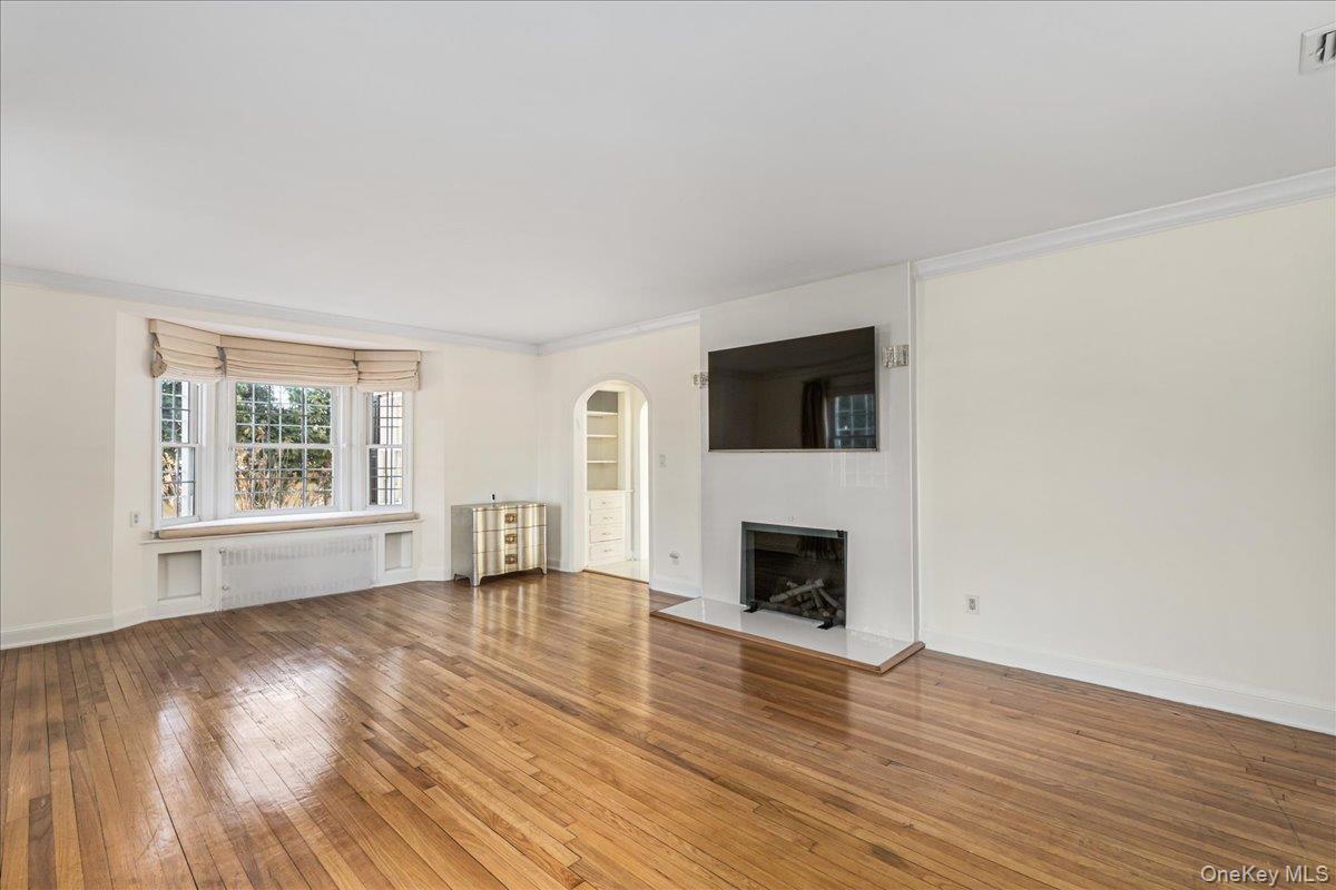 #4 photo, 13 Arbor Place, নাসাউ কাউন্টি Glen Cove , NY 11542