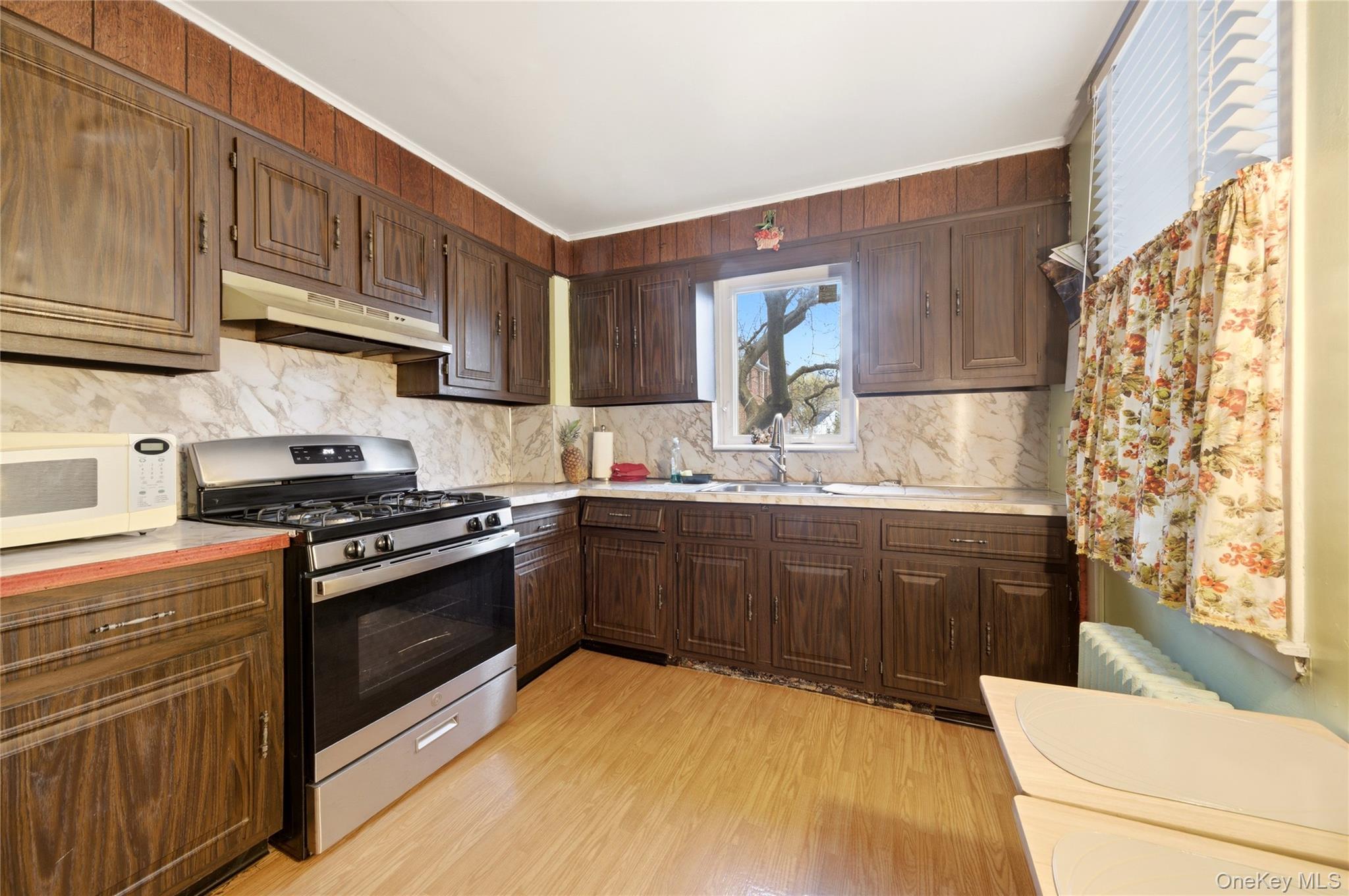 #6 photo, 28 Glen Road, Yonkers , NY 10704