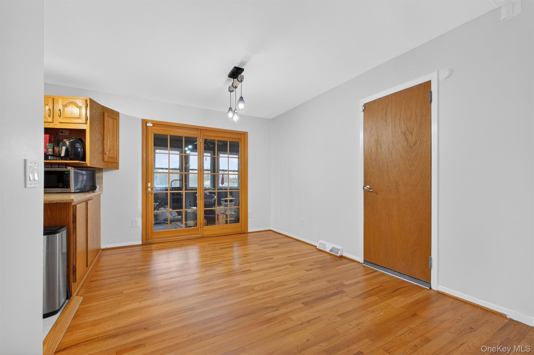 #12 photo, 18 Cardinal Drive, Poughkeepsie , NY 12601