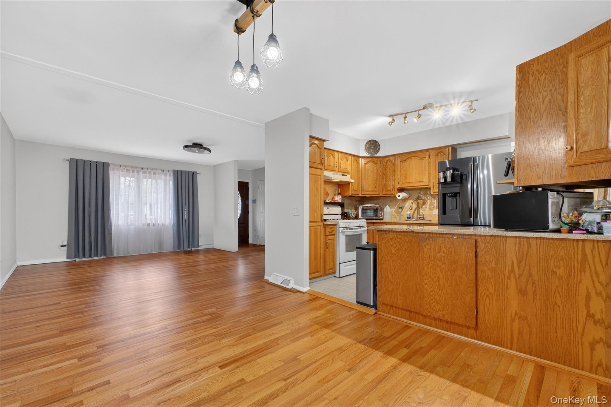 #14 photo, 18 Cardinal Drive, Poughkeepsie , NY 12601