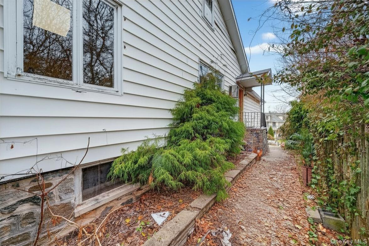 #5 photo, 560 Locust Avenue, Port Chester , NY 10573