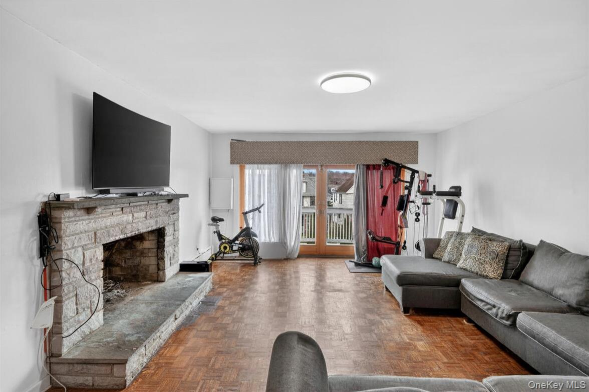 #8 photo, 560 Locust Avenue, Port Chester , NY 10573