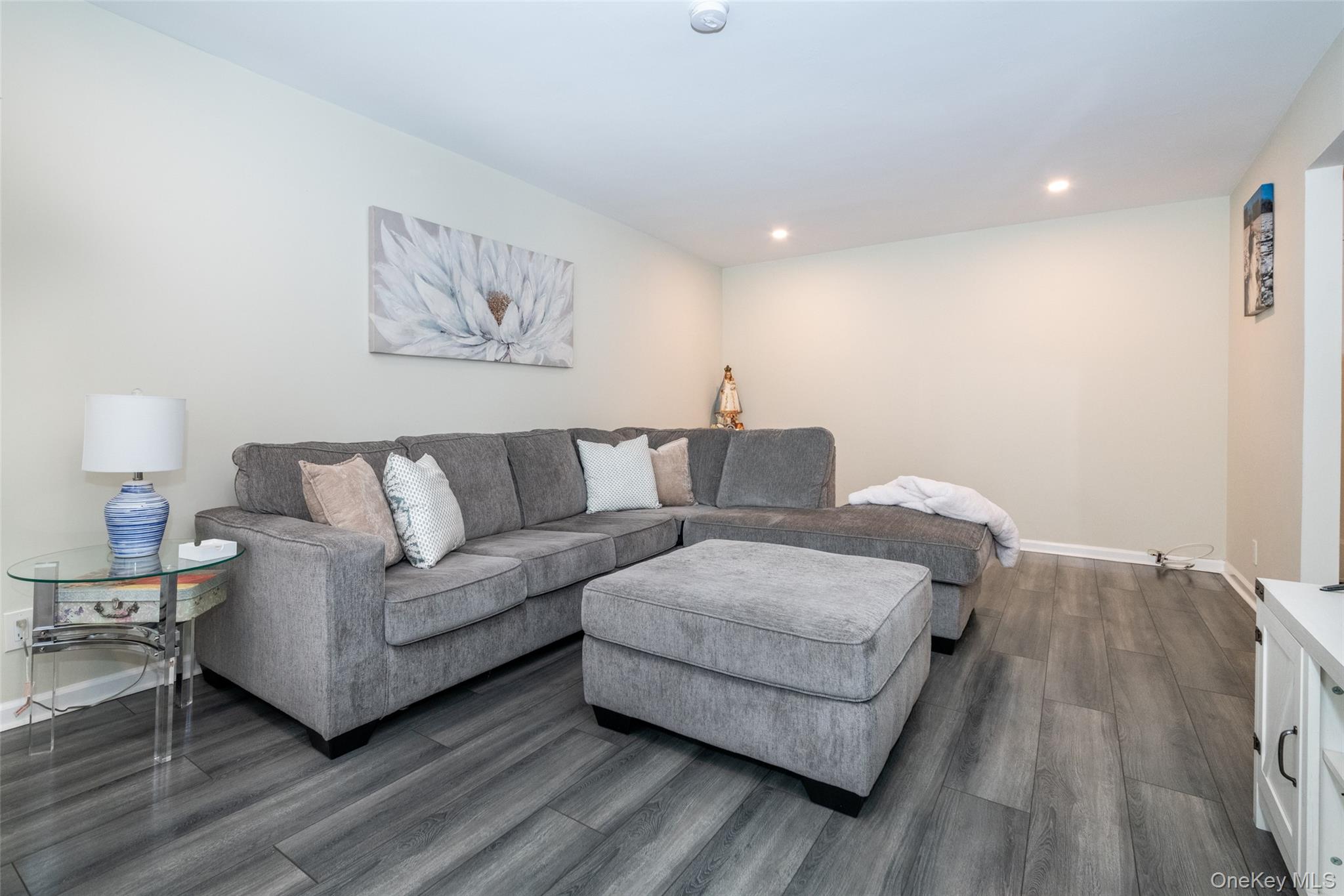 #10 photo, 450 Pelham Road, New Rochelle , NY 10805