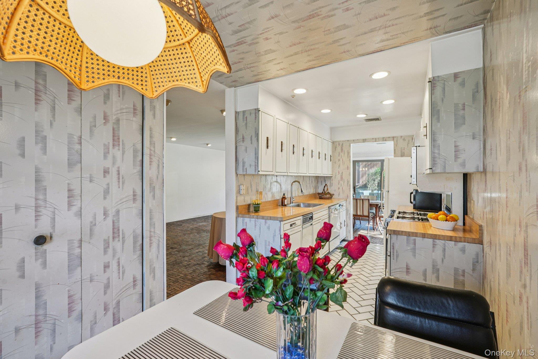 #11 photo, 207 Martling Avenue, Tarrytown , NY 10591