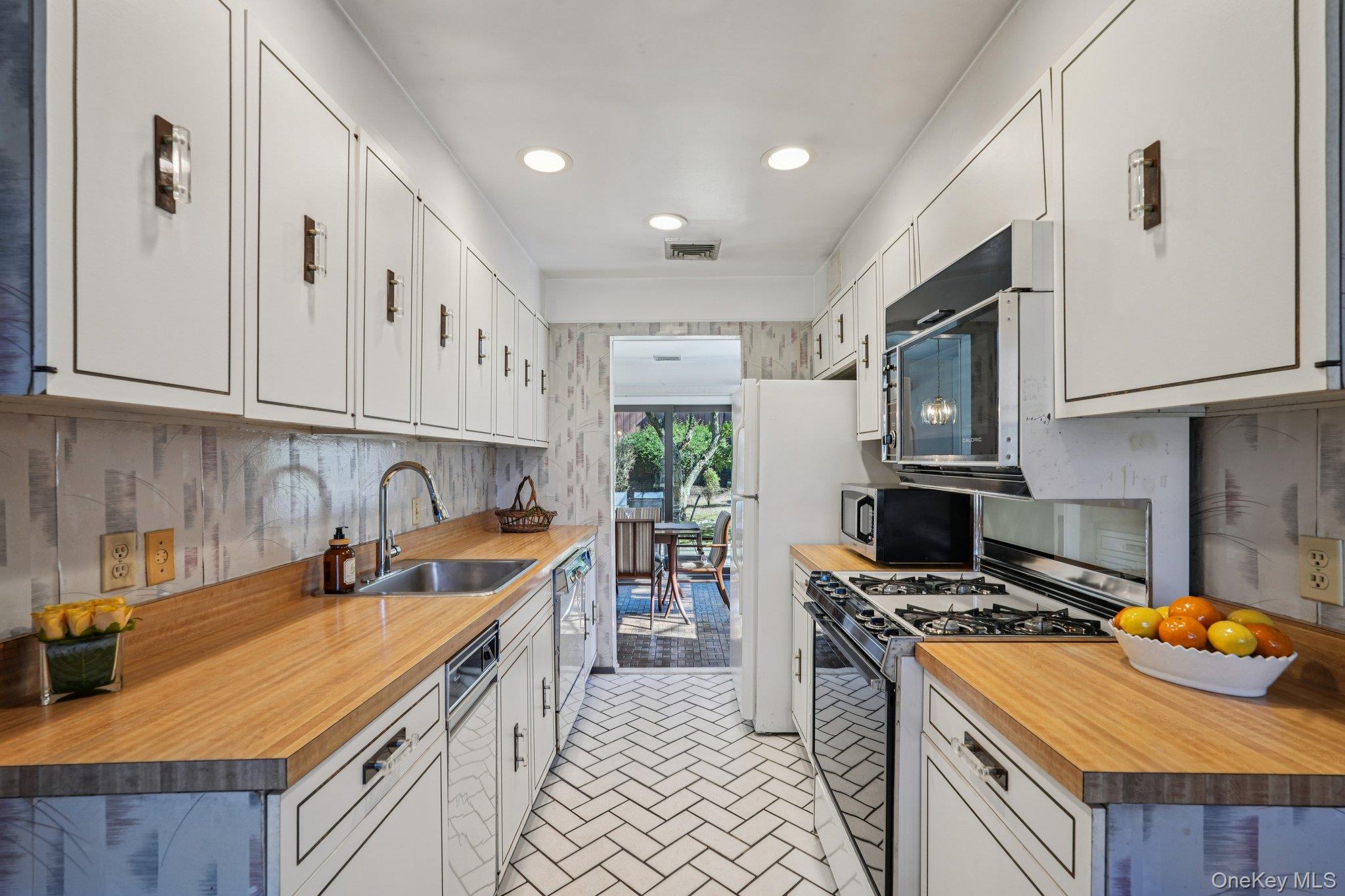 #9 photo, 207 Martling Avenue, Tarrytown , NY 10591