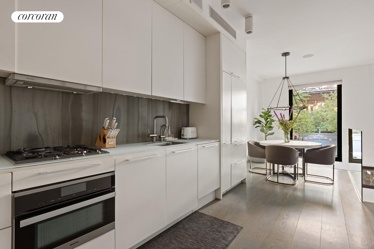 #5 photo, 451 W 22ND Street, ম্যানহাটন Chelsea , NY 10011