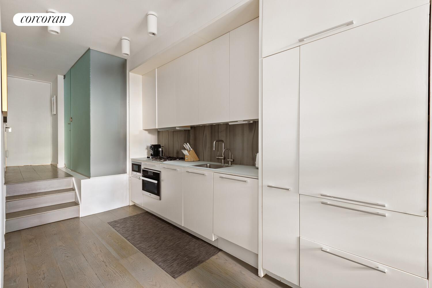 #6 photo, 451 W 22ND Street, ম্যানহাটন Chelsea , NY 10011