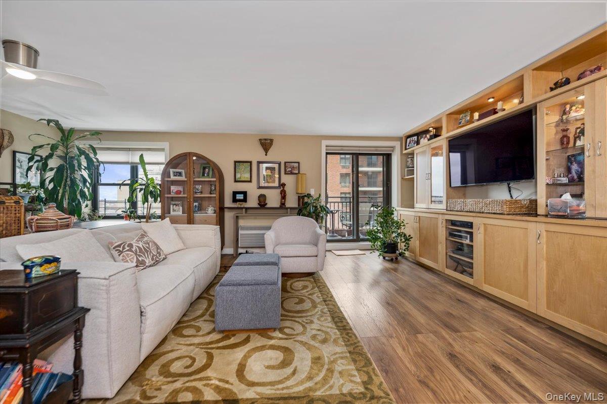 #11 photo, 230 W Broadway, 롱 아일랜드 Long Beach , NY 11561