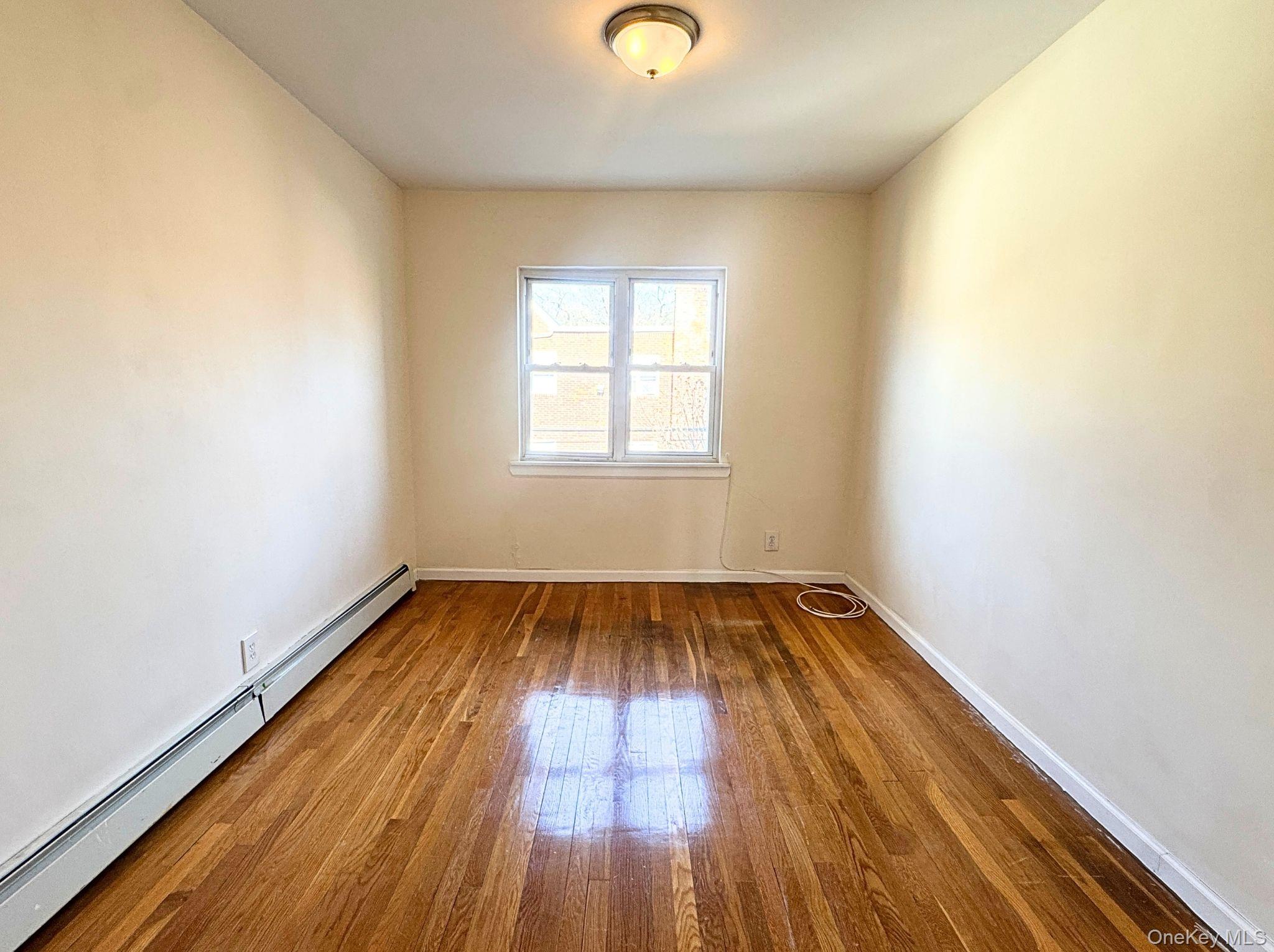 #7 photo, 75-31 198th Street, কুইন্‌স Fresh Meadows , NY 11366