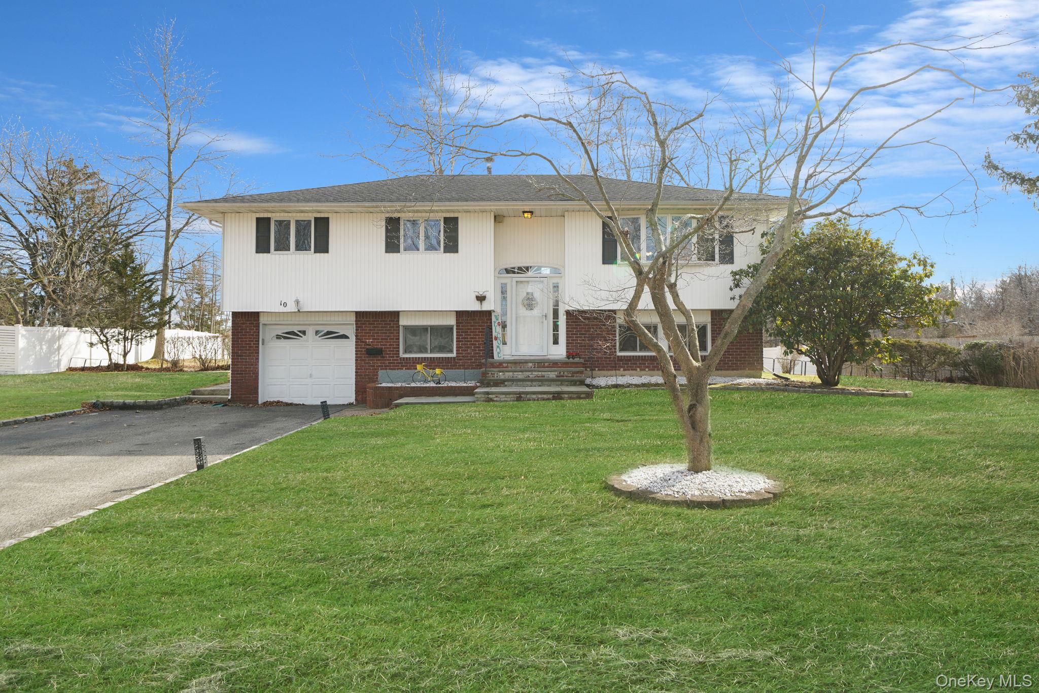 #1 photo, 10 Pierre Drive, 東長島 康马克 Commack , NY 11725