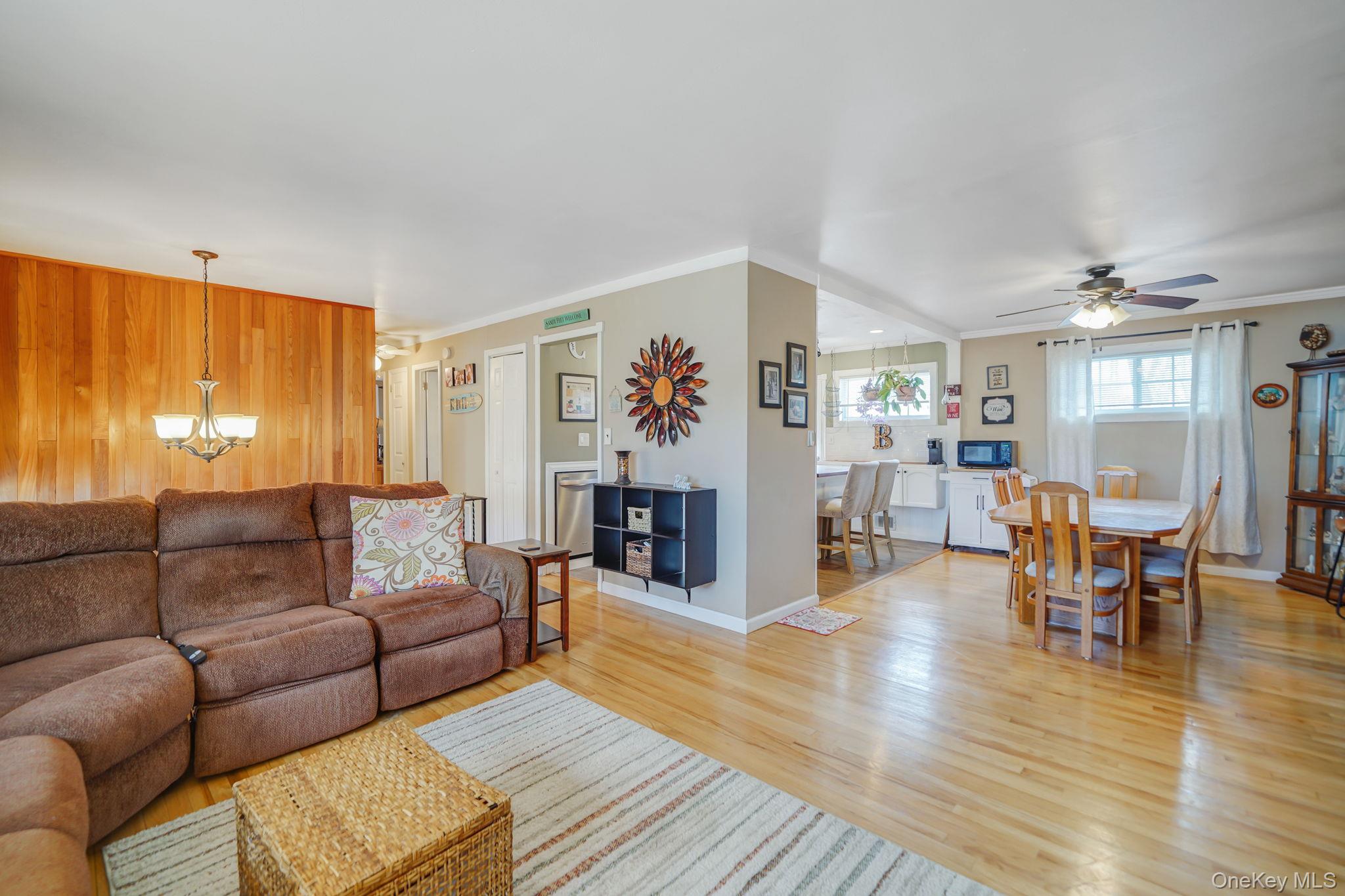 #14 photo, 10 Pierre Drive, 東長島 康马克 Commack , NY 11725