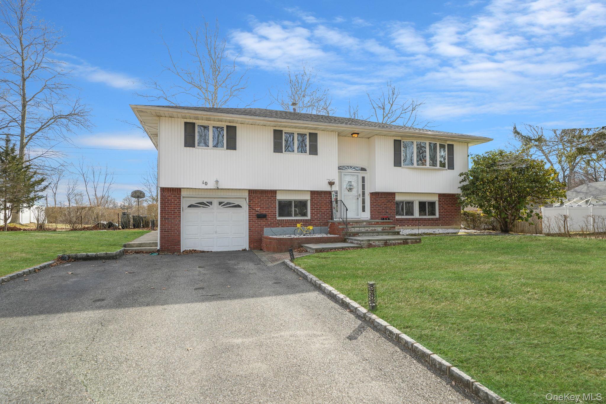 #2 photo, 10 Pierre Drive, 東長島 康马克 Commack , NY 11725