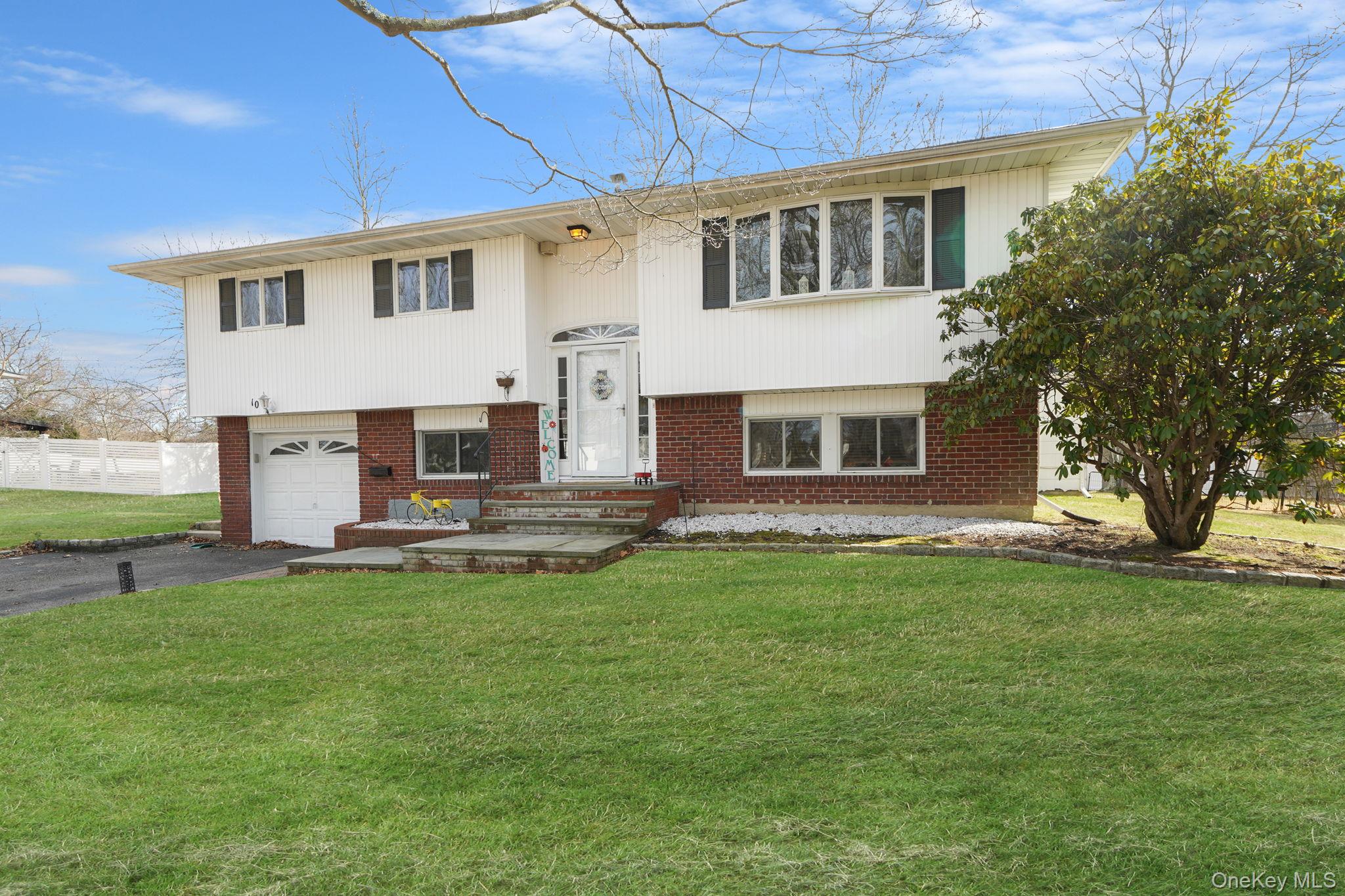 #3 photo, 10 Pierre Drive, 東長島 康马克 Commack , NY 11725