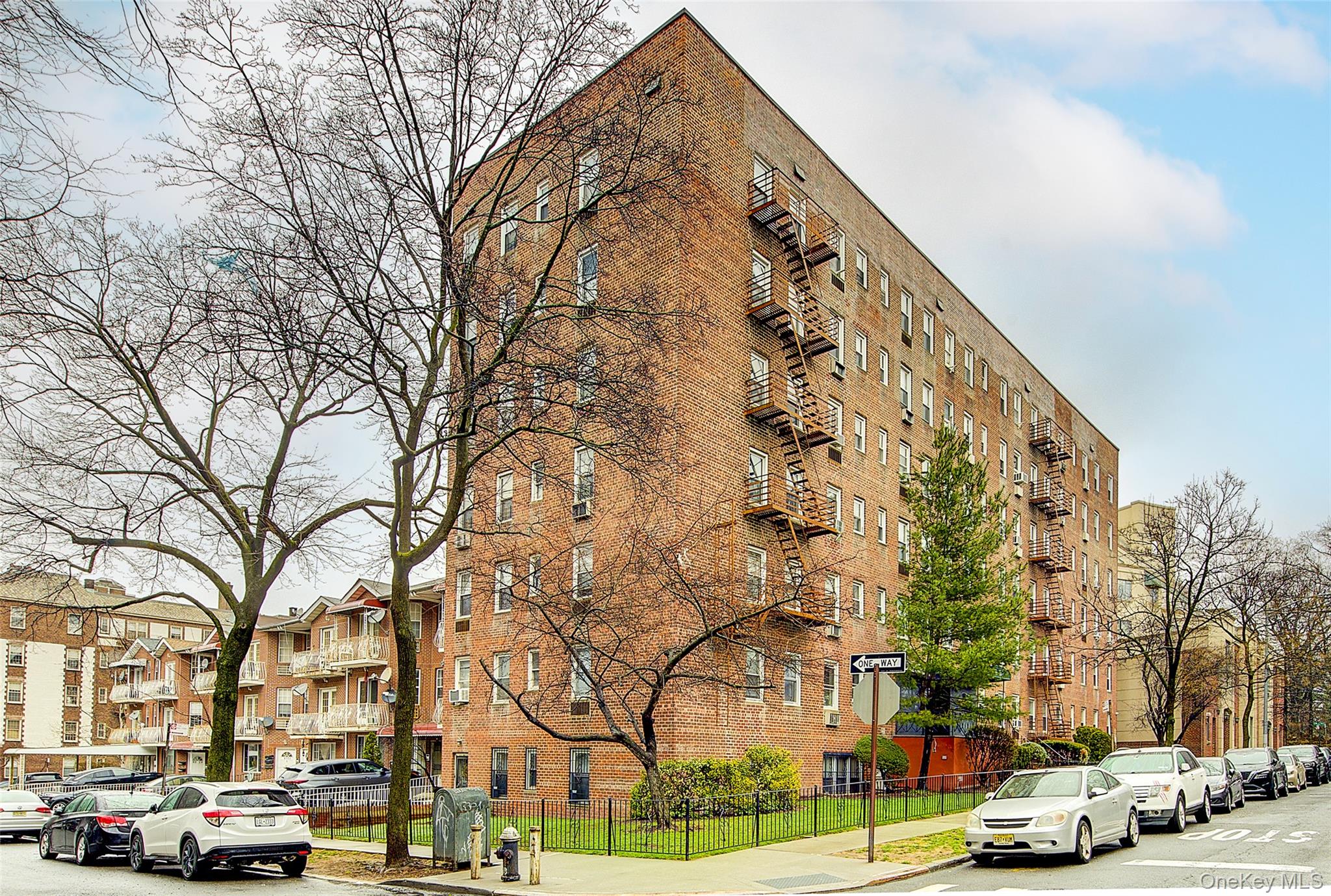 #2 photo, 125-05 84th Avenue, কুইন্‌স Kew Gardens , NY 11415