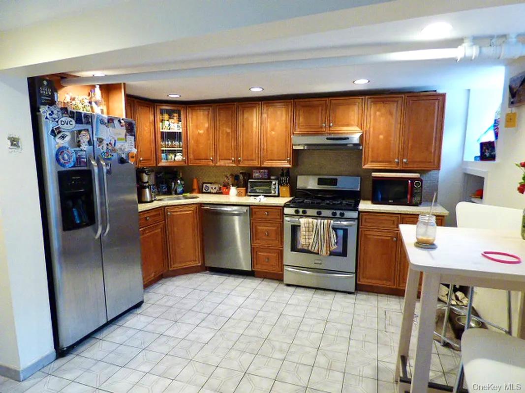 #1 photo, 21-37 36th Street, কুইন্‌স Astoria , NY 11105