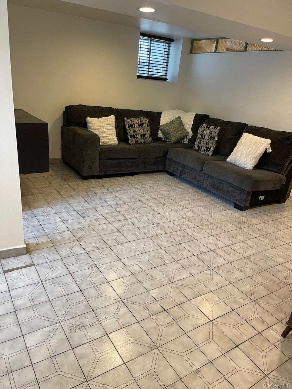 #13 photo, 21-37 36th Street, কুইন্‌স Astoria , NY 11105