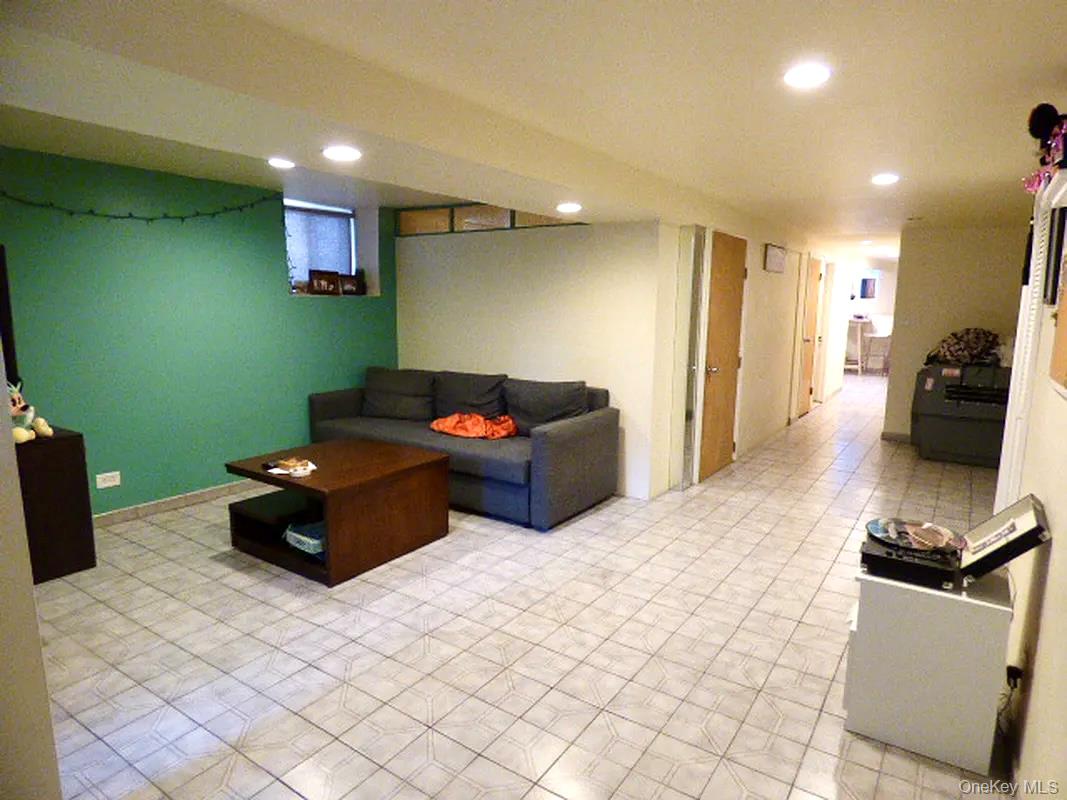 #3 photo, 21-37 36th Street, কুইন্‌স Astoria , NY 11105