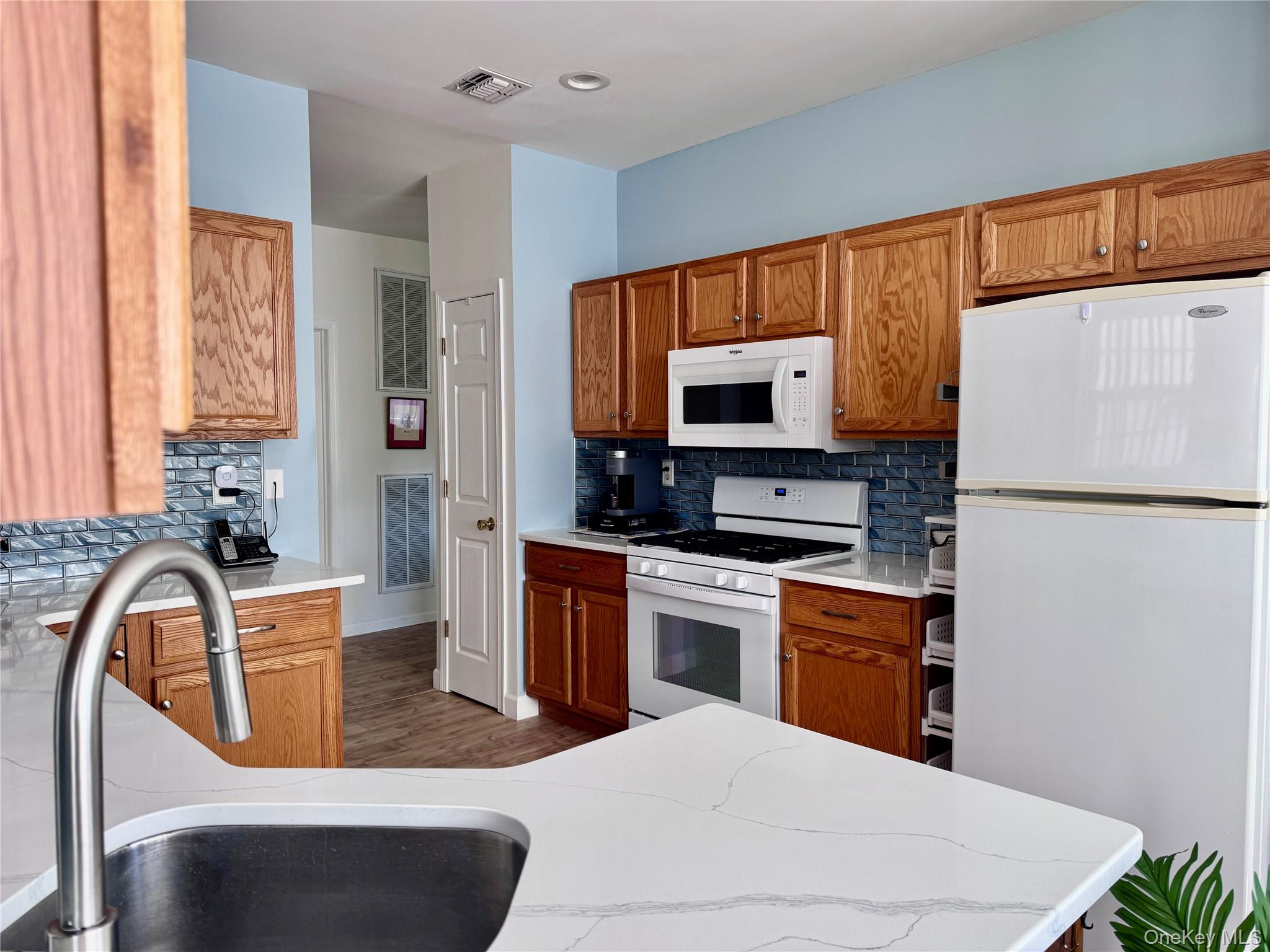 #11 photo, 4001 Saint Andrews Avenue, সাফোক কাউন্টি Riverhead , NY 11901