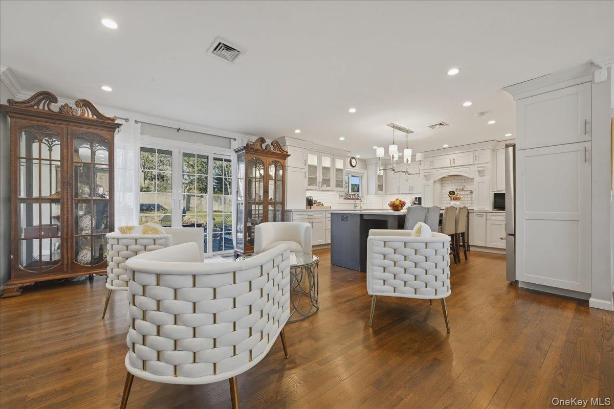 #11 photo, 125 Highland Road, Glen Cove , NY 11542