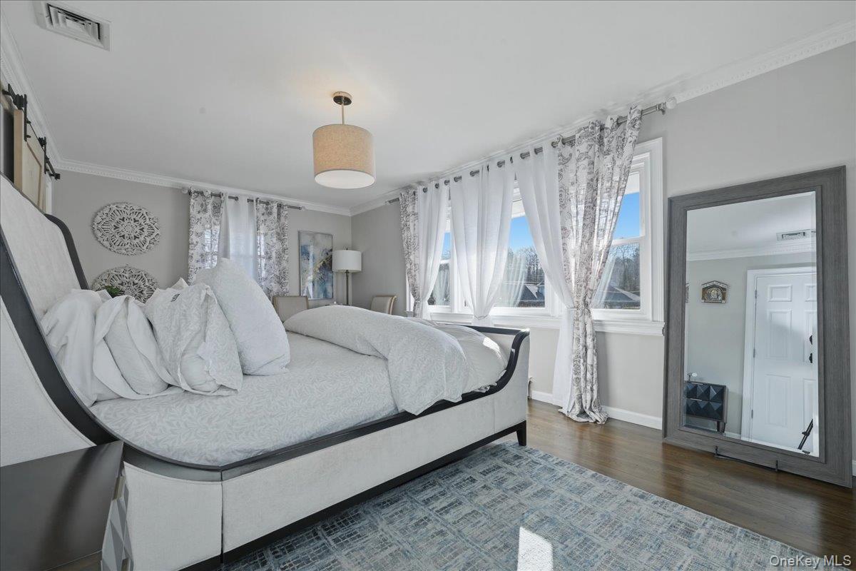 #19 photo, 125 Highland Road, Glen Cove , NY 11542