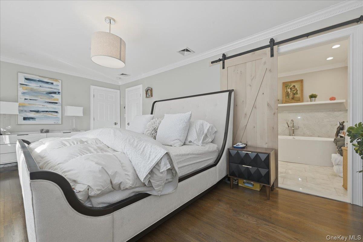 #20 photo, 125 Highland Road, Glen Cove , NY 11542