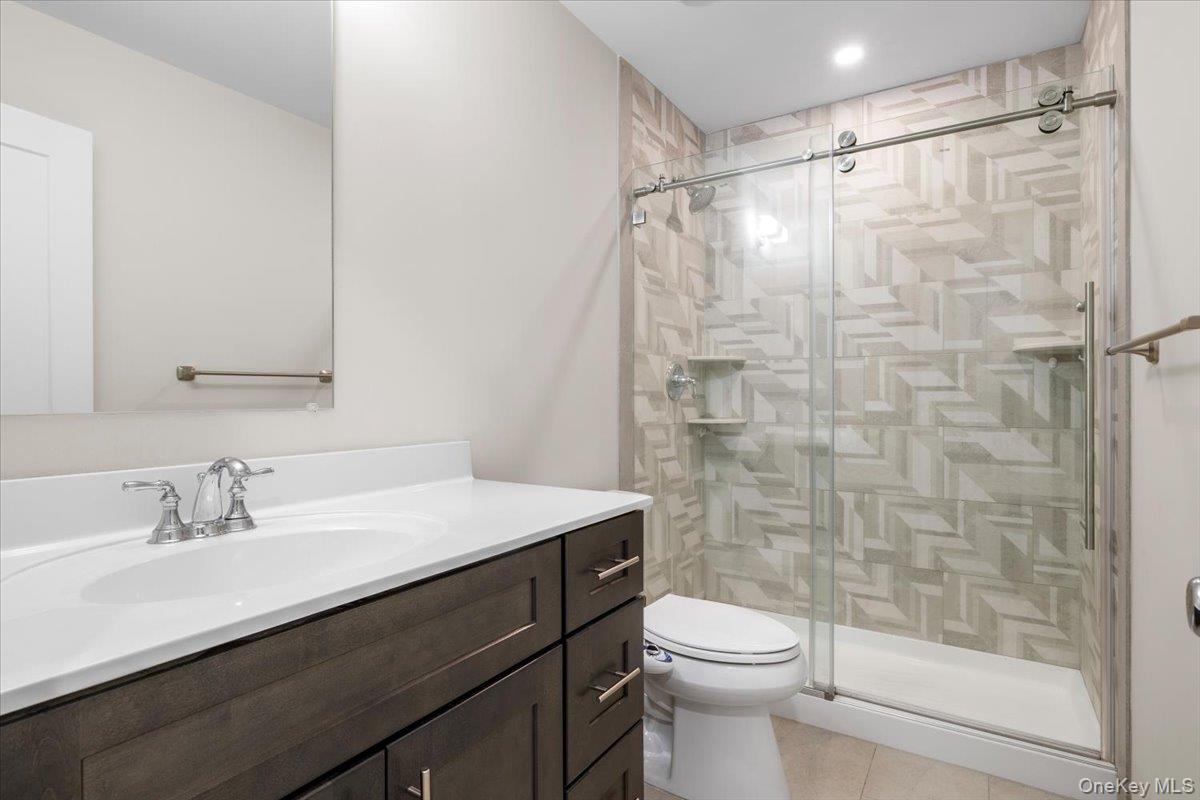 #19 photo, 32 Florida Avenue, Medford , NY 11763