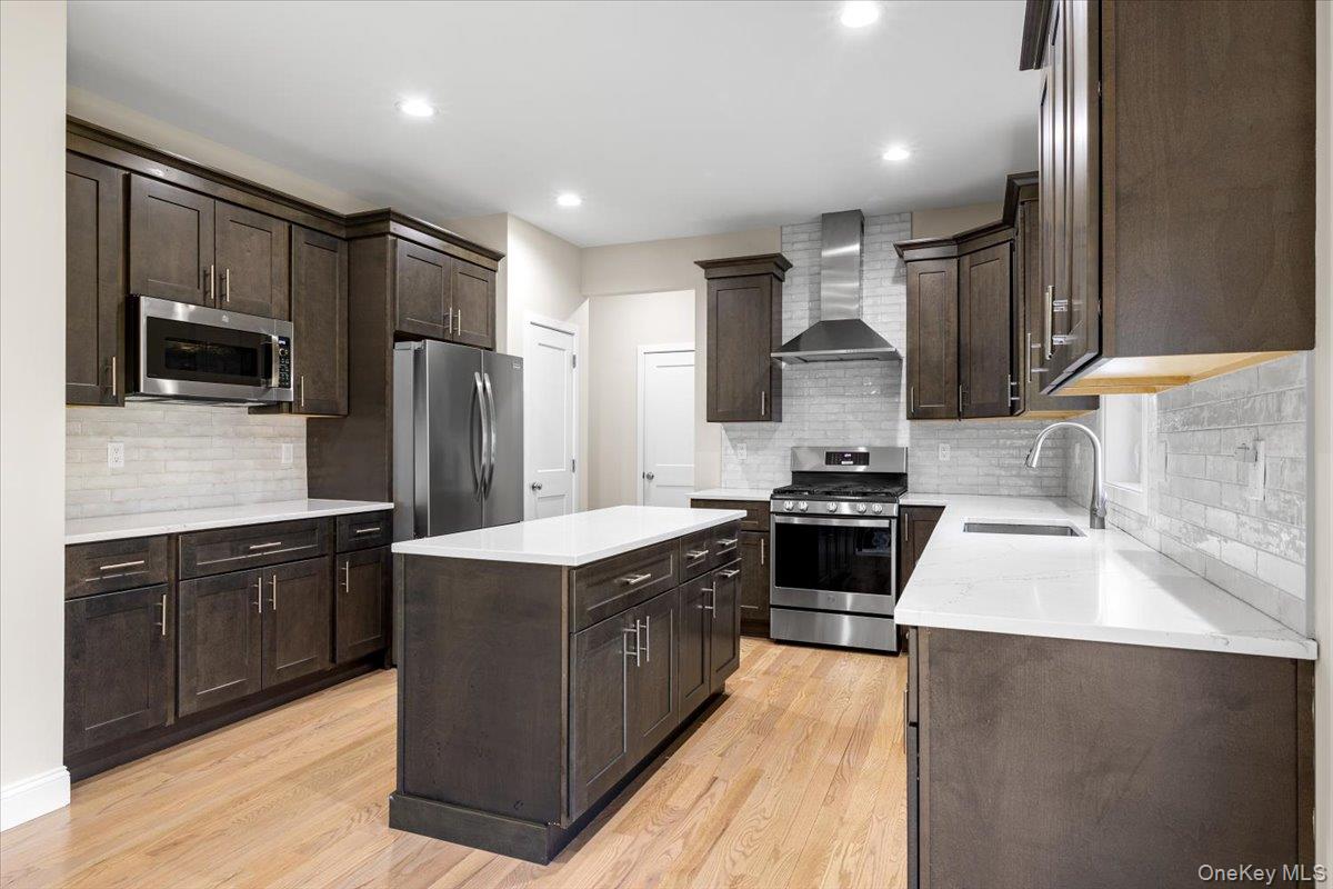 #5 photo, 32 Florida Avenue, Medford , NY 11763