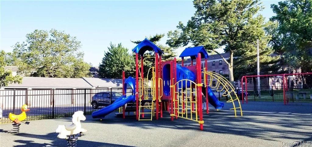 #20 photo, 13 W Mill Drive, নাসাউ কাউন্টি Great Neck , NY 11021