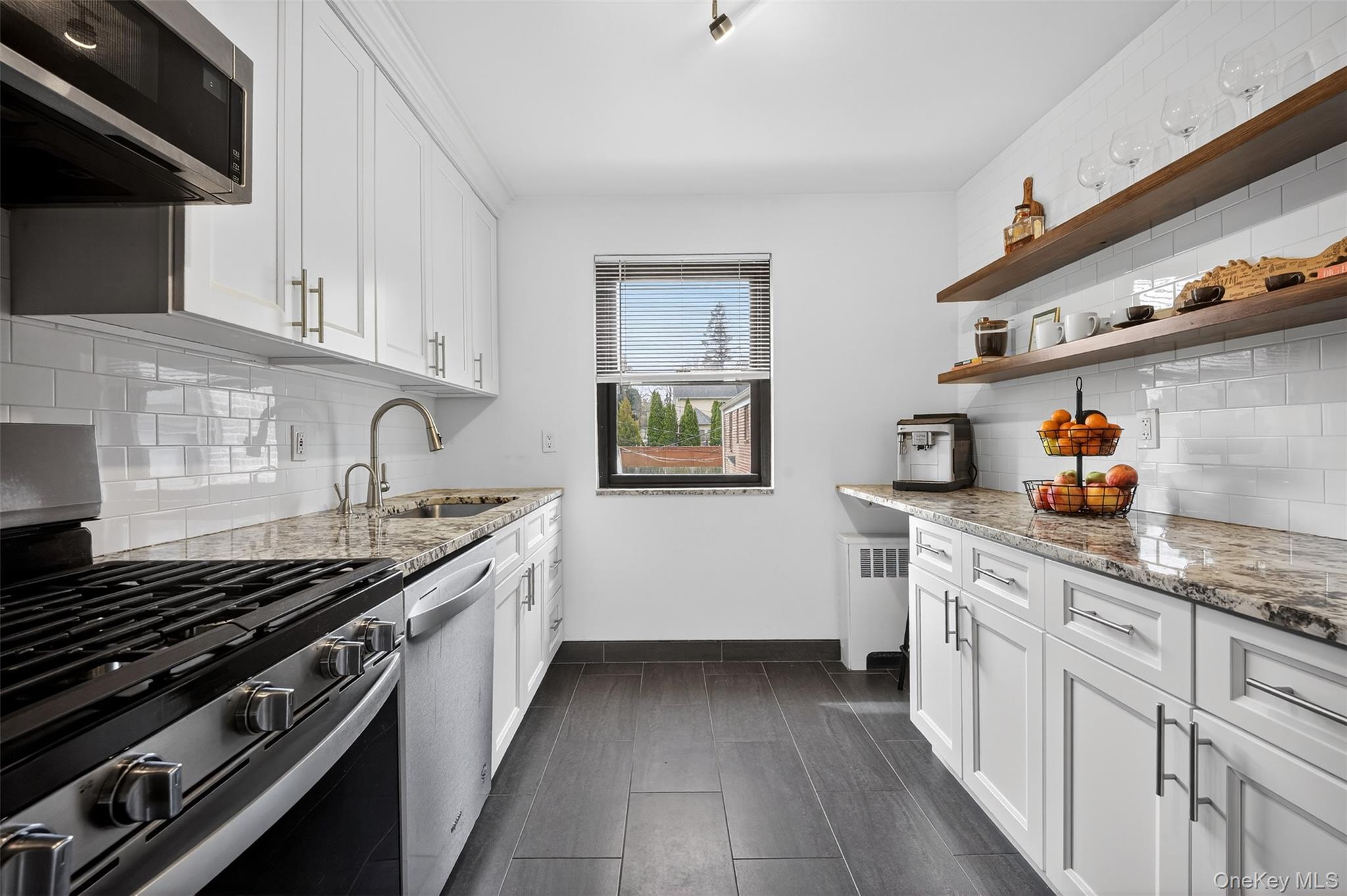 #3 photo, 13 W Mill Drive, নাসাউ কাউন্টি Great Neck , NY 11021