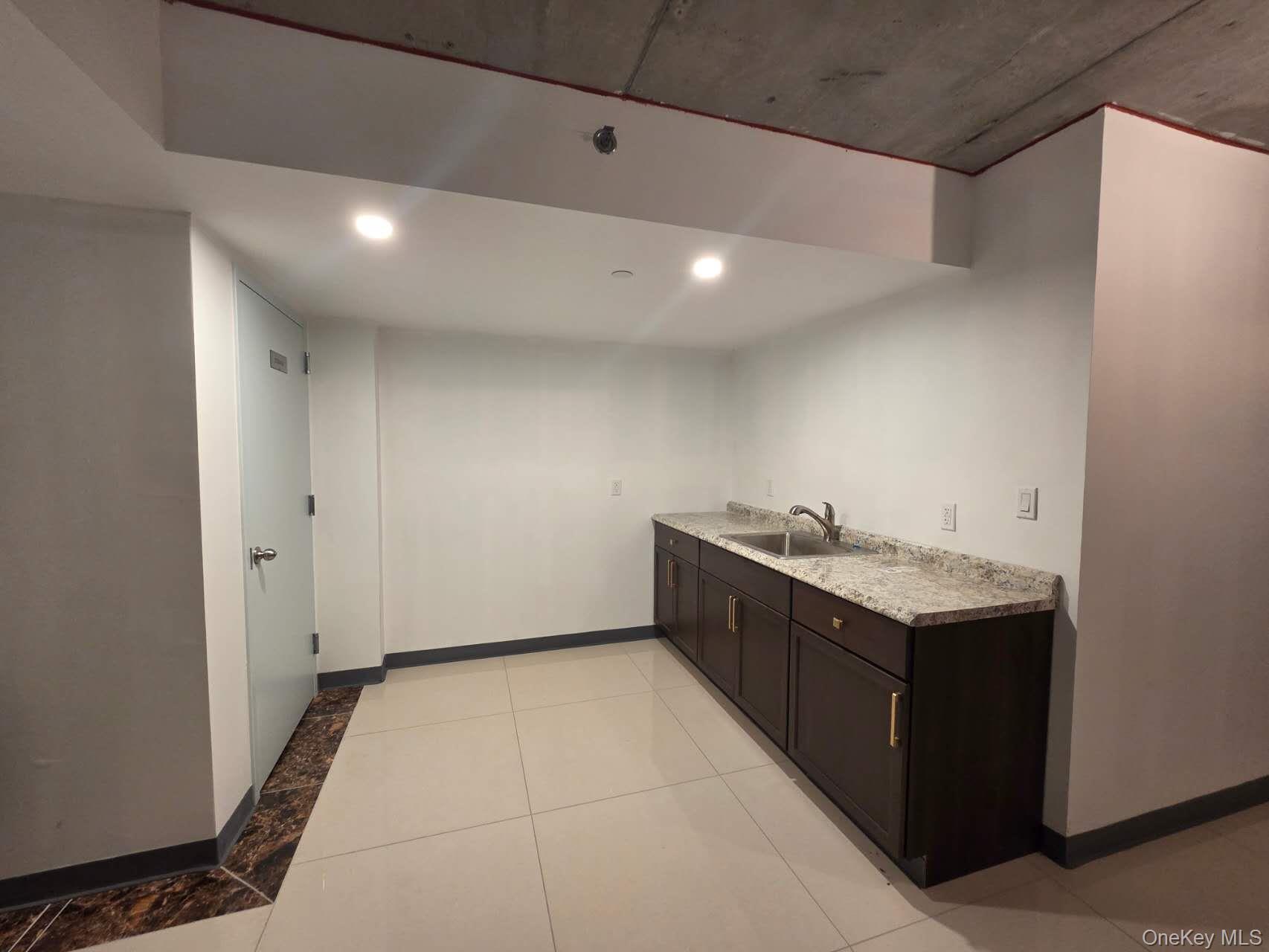 #5 photo, 147-12 Roosevelt Ave, কুইন্‌স Flushing , NY 11354