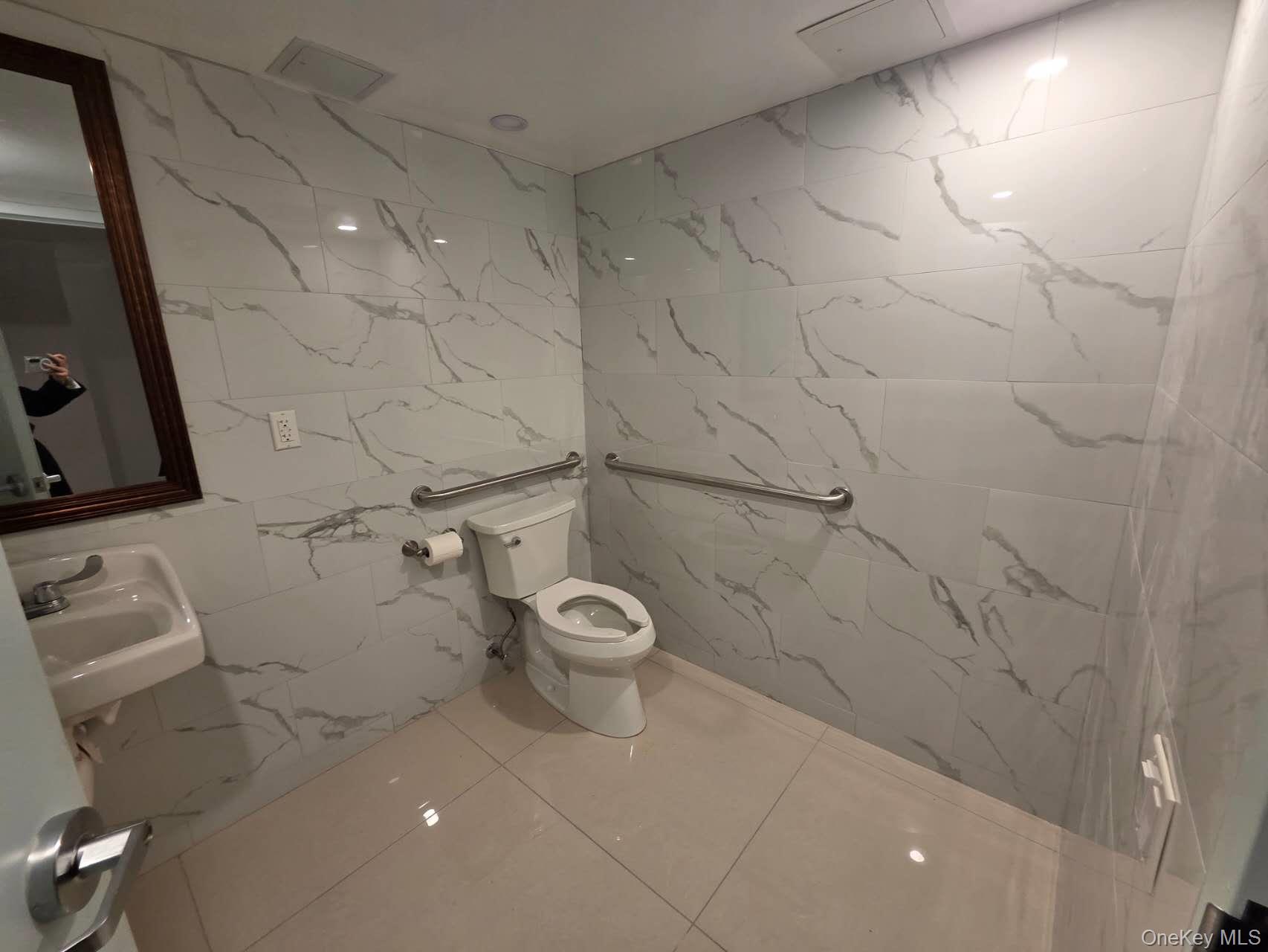 #7 photo, 147-12 Roosevelt Ave, কুইন্‌স Flushing , NY 11354