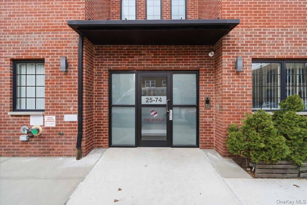 #18 photo, 2574 34th Street, Astoria , NY 11103